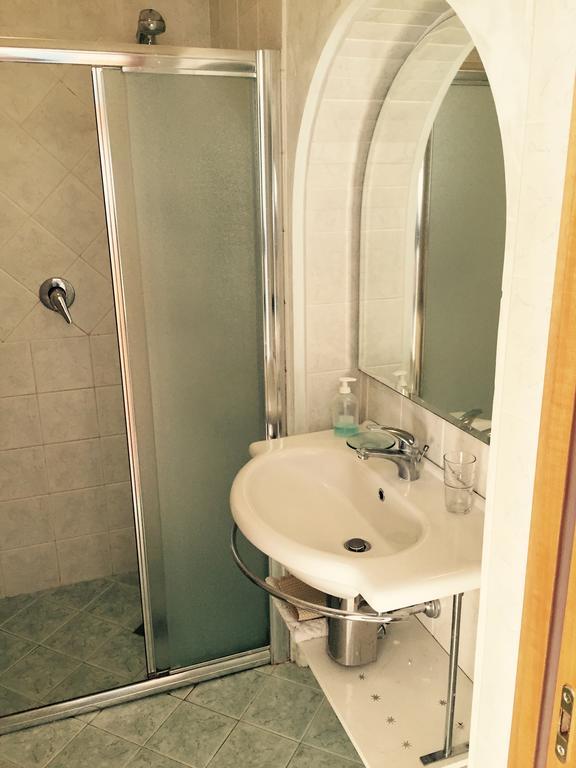 Ai Colli B&B 살로 객실 사진